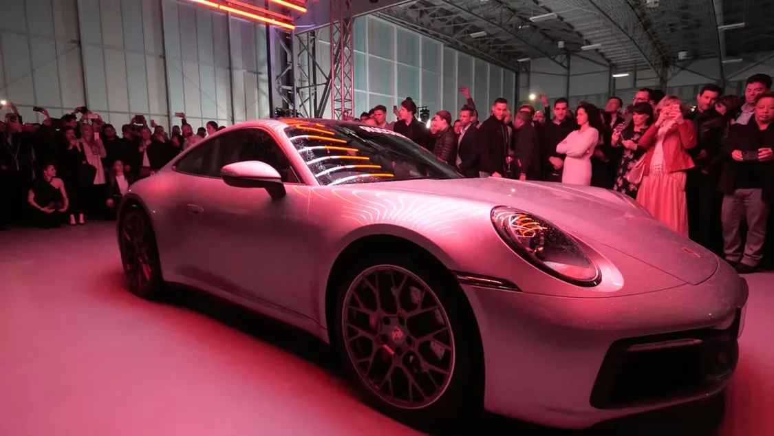 Porsche - Reveal 911
